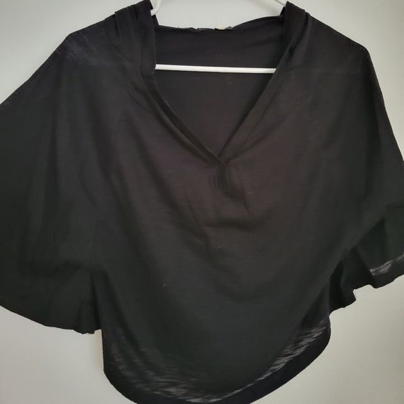 Weavers Black Drapey Crop Top with Hood in Size Extra Small - Picture 1 of 4